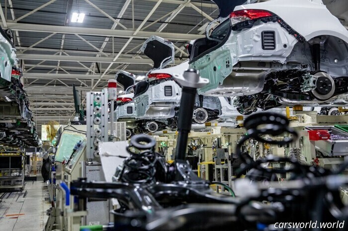 Toyota начнёт производство гибридной Corolla в США, инвестируя почти $1 млрд в местное производство | Carscoops